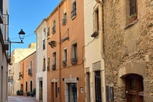 Von Barcelona aus: Ganztagestour durch die typischen Städte der Costa Brava