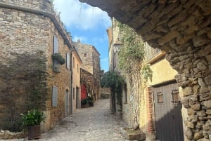 Von Barcelona aus: Ganztagestour durch die typischen Städte der Costa Brava