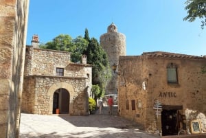 Von Barcelona aus: Ganztagestour durch die typischen Städte der Costa Brava