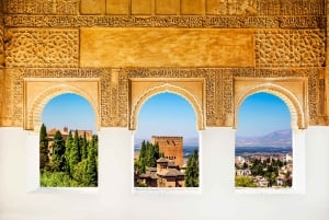 Z Costa del Sol: Granada, Alhambra + zwiedzanie pałaców Nasrydów