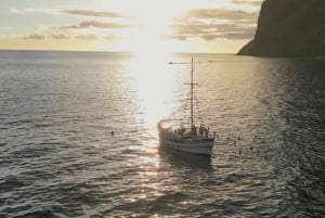 Funchal: Solnedgangstur på tradisjonell madeiransk båt m/drikke