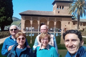 Granada: Alhambra, Alcazaba, and Nasrid Palaces Tour