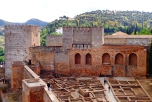 Granada: Alhambra i Ogrody Generalife - wycieczka z przewodnikiem