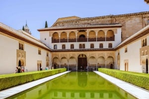 Granada: Alhambra and Nasrid Palaces Entry Ticket