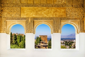 Granada: Alhambra Fast-Track Guided Tour