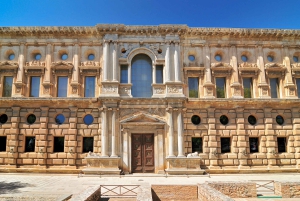 Granada: Alhambra Fast-Track Guided Tour