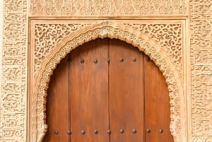 Granada: Alhambra & Gardens Tour w/Nasrid Palaces Option