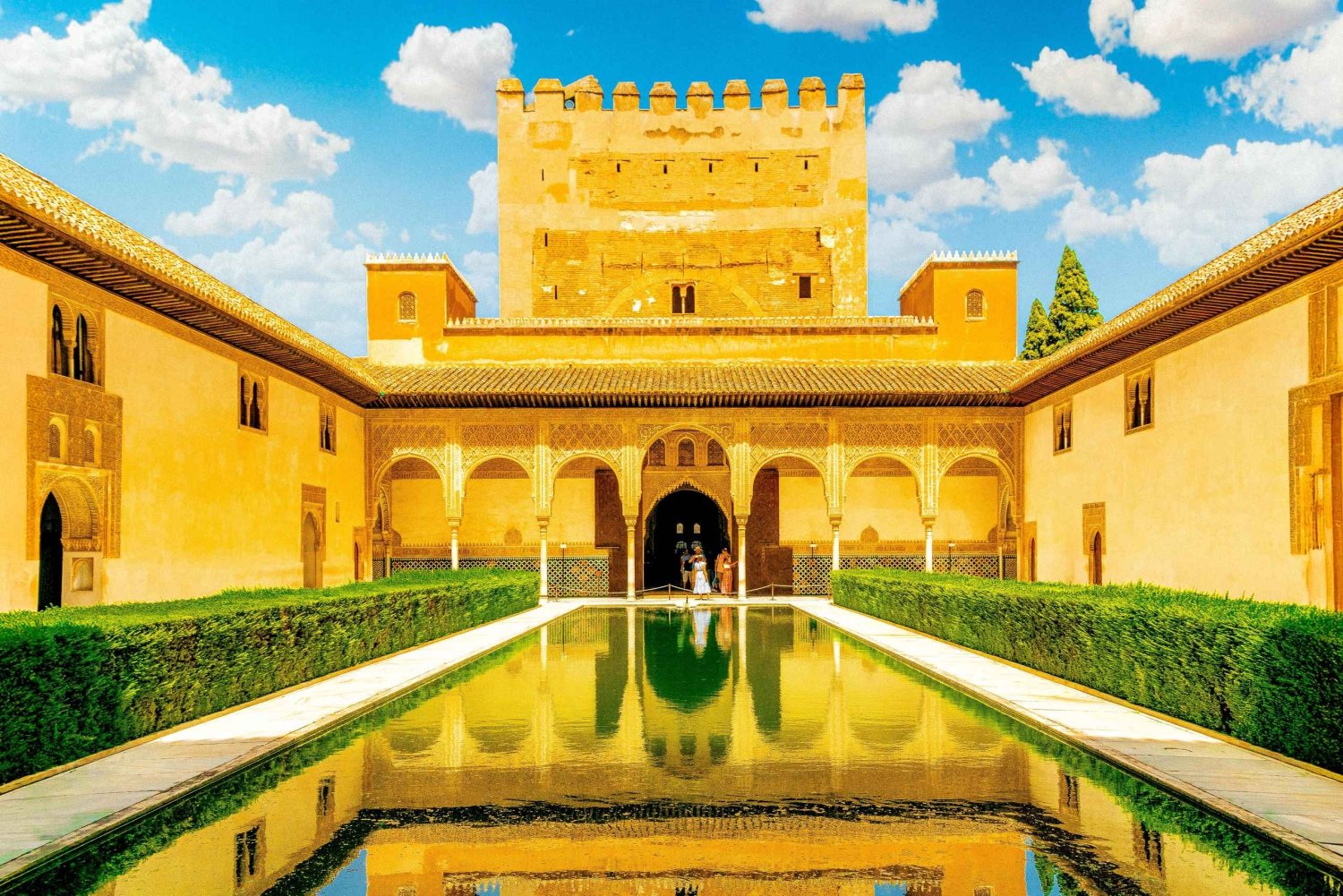 Granada: Alhambra, Generalife & Nasrid Palaces Guided Tour
