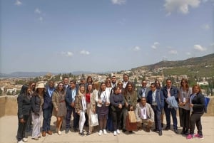 Granada: Alhambra, Nasridenpaläste, & Generalife Geführte Tour