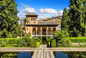 Granada: Alhambra, Nasridenpaläste, & Generalife Geführte Tour