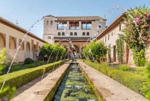 Granada: Alhambra Ticket und geführte Tour mit den Nasridenpalästen