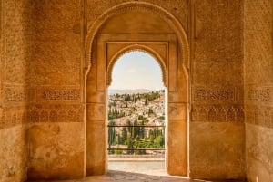 Granada: Alhambra Ticket und geführte Tour mit den Nasridenpalästen