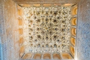 Granada: Alhambra Ticket und geführte Tour mit den Nasridenpalästen