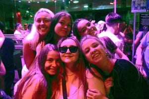 Granada: Kneipen & Clubs Crawl mit Drinks & Club Entry Ticket