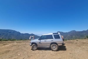 Madeira: Pittoreske fjelltopper og Skywalk - privat tur med 4x4-jeep