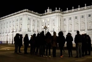 Madrid: Verzauberter Abend Rundgang auf Spanisch
