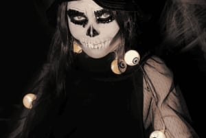 Madrid: Halloween Pub Crawl Madrid with Club Entry