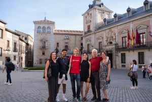 Madrid: Local Tapas, Drinks, and Hidden Gems Walking Tour