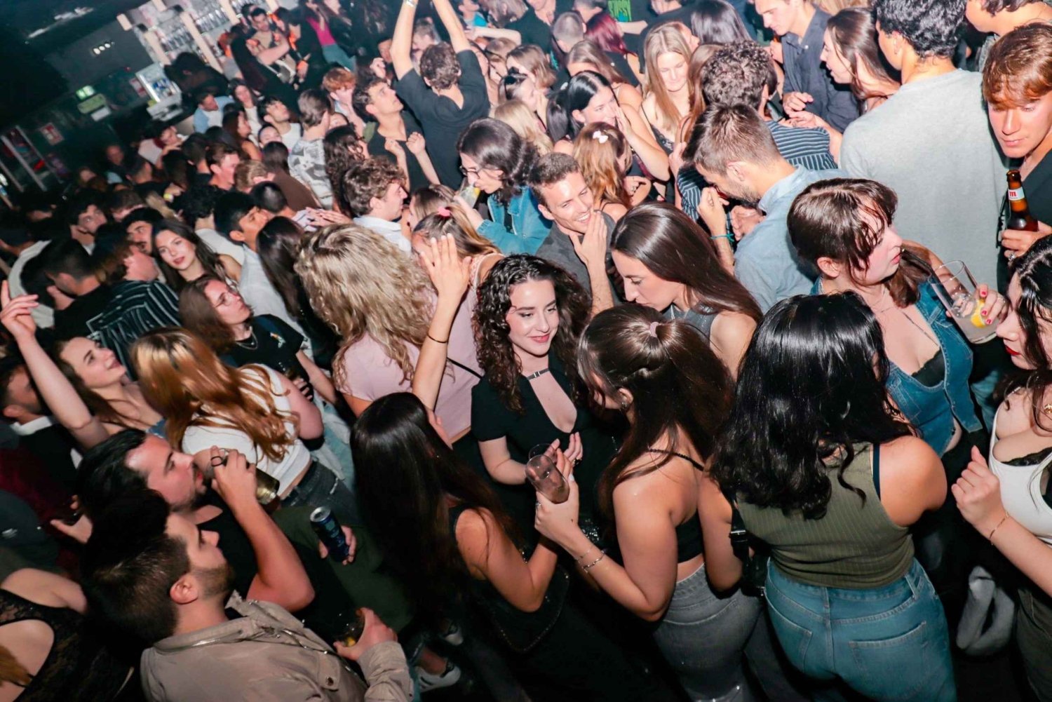 Madrid: Top Pub Crawl with Drinks and Free Nightclub Entry