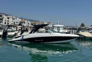 Marbella: Paseo en barco por Puerto Banús con avistamiento de delfines
