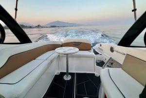 Marbella: Paseo en barco por Puerto Banús con avistamiento de delfines