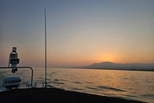 Marbella: Puesta de Sol en Yate Compartido con cava y fresas