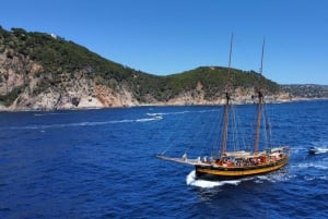 Palamós: tour en barco al atardecer con copa de cava