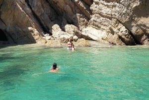 Sesimbra: Private boat trip in the Arrábida Natural Park.