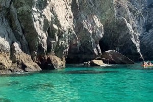 Sesimbra: Private boat trip in the Arrábida Natural Park.