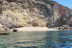 Sesimbra: Private boat trip in the Arrábida Natural Park.