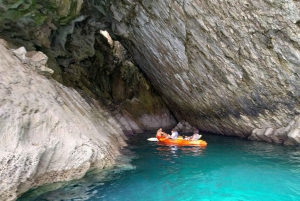 Sesimbra: Ribeiro Cavalo Beach, Caves, & Arrábida Kayak Tour