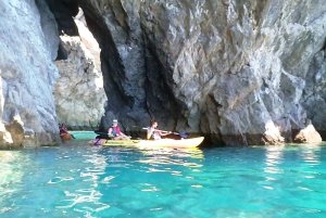Sesimbra: Ribeiro Cavalo Beach, Caves, & Arrábida Kayak Tour