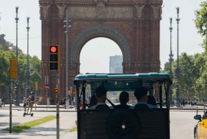 1,5-timmars privat Tuk-Tuk-tur i Barcelona och på stranden