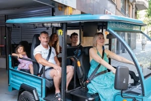 1,5 uur durende privétour door Barcelona en langs het strand met een tuktuk