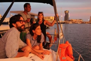 Barcelona: Sunset Sailing Tour with Tapas and Open Bar