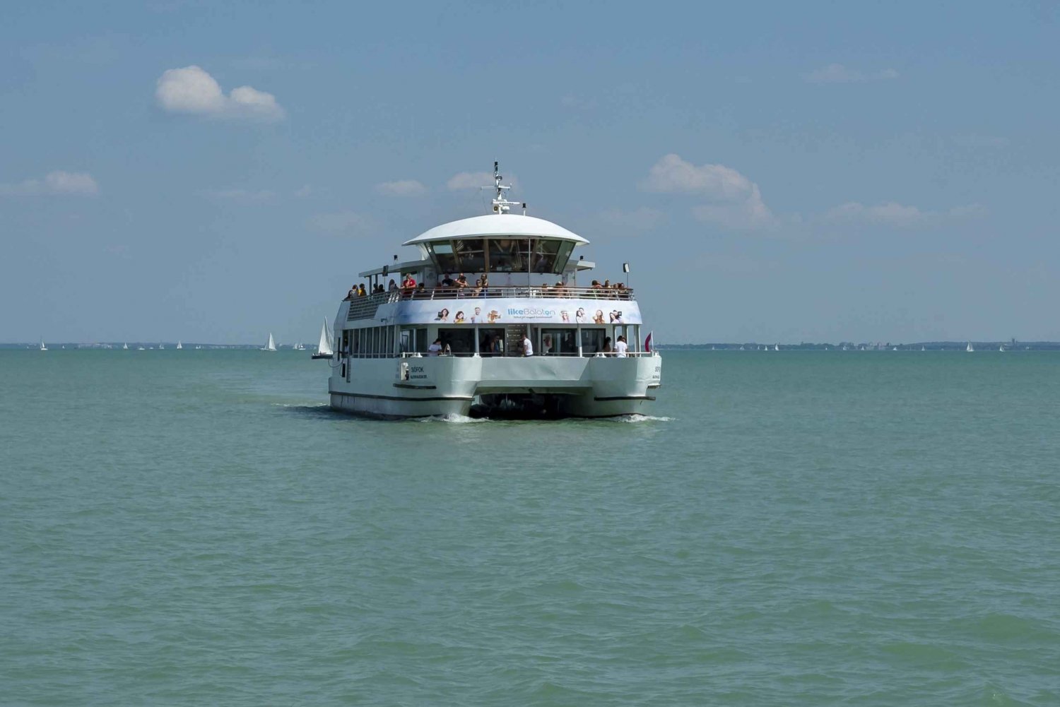 3-Course Lunch In The Gothic, Boat Cruise & History Tour