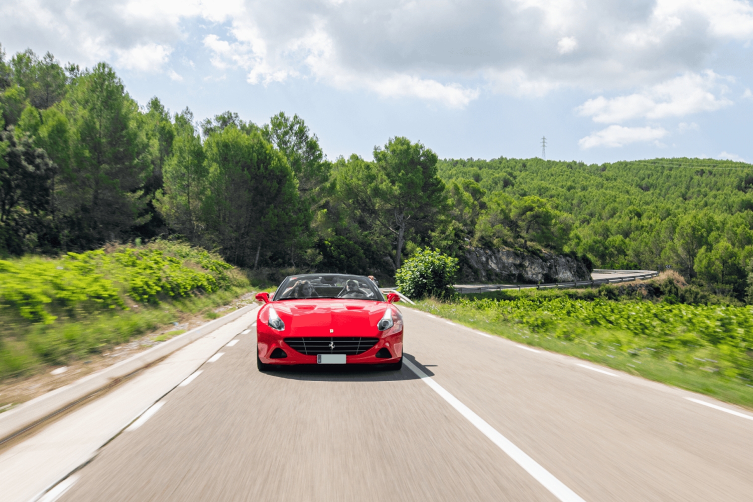 4 tunnin superautoreitti katalonialaiselle viinitilalle Barcelonasta