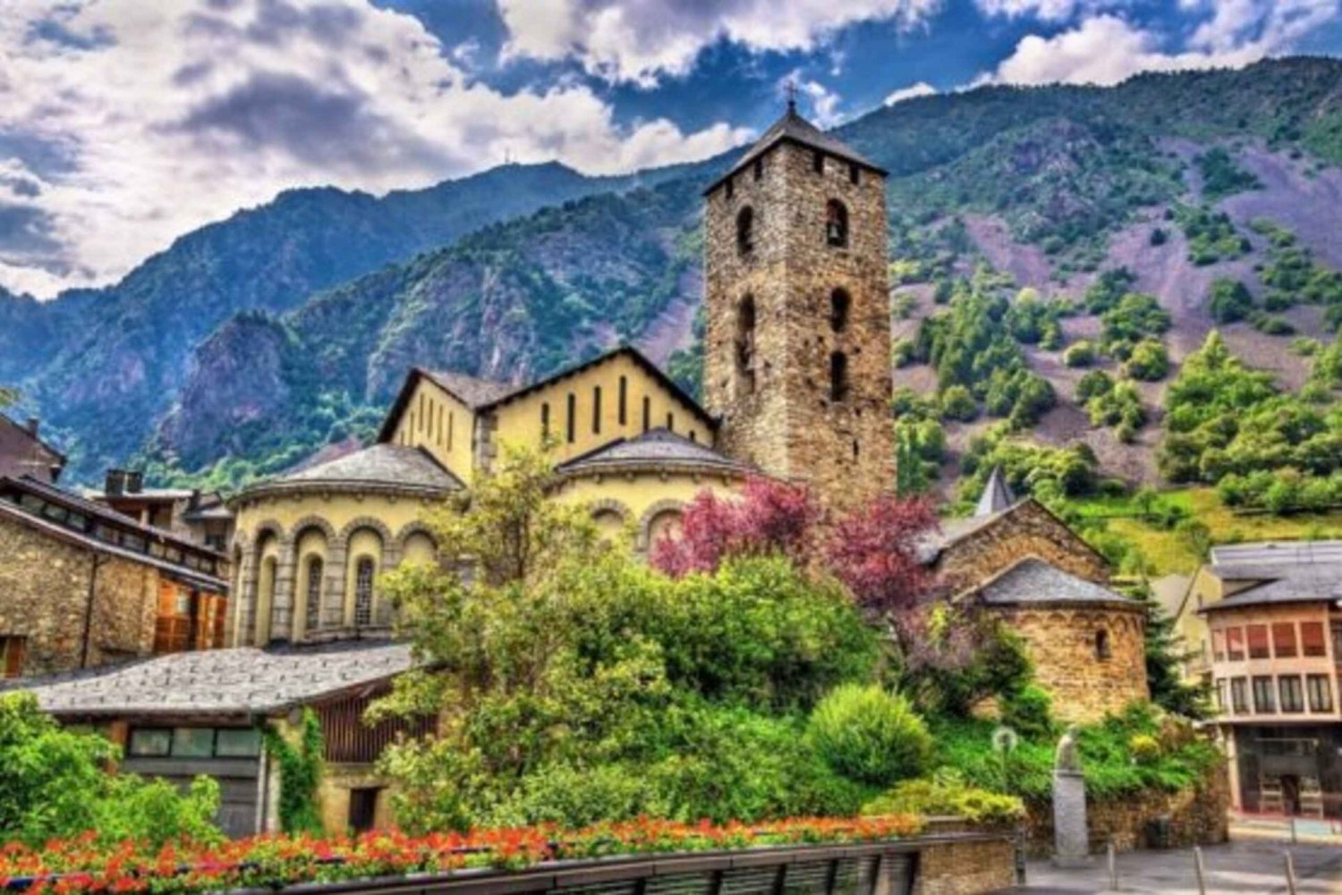 From Barcelona: Guided Day Trip to Andorra and France