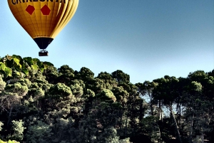 Vuelo en globo: vista panorámica de Montserrat y Transporte desde Barcelona