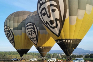 Vuelo en globo: vista panorámica de Montserrat y Transporte desde Barcelona