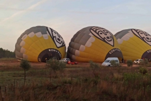 Vuelo en globo: vista panorámica de Montserrat y Transporte desde Barcelona