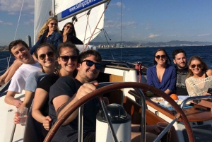 Barcelona: Sailing Tour with Vermouth and Drinks