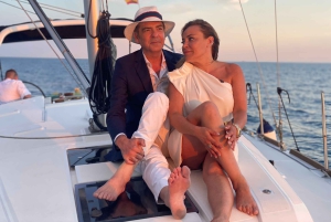 Barcelona 1 tunnin maisemallinen purjeveneajelu välipalojen ja juomien kanssa