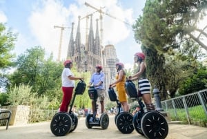 Barcellona: tour in Segway di Gaudí di 2,5 ore