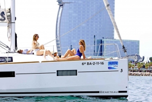 Barcelona: 2-Hour Mediterranean Sailing Tour