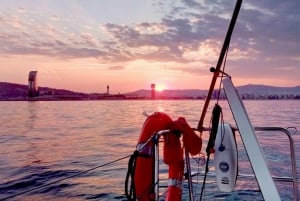Barcelona: 2-Hour Mediterranean Sailing Tour
