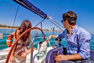 Barcellona: tour in barca a vela nel Mediterraneo di 2 ore