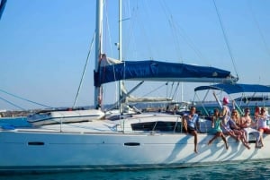 Barcelona: 2-Hour Private Boat Cruise