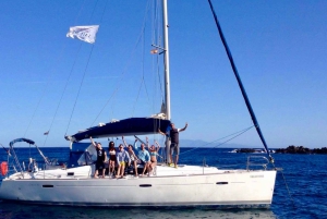 Barcellona: crociera in barca privata di 2 ore