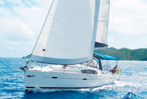 Barcellona: crociera in barca privata di 2 ore